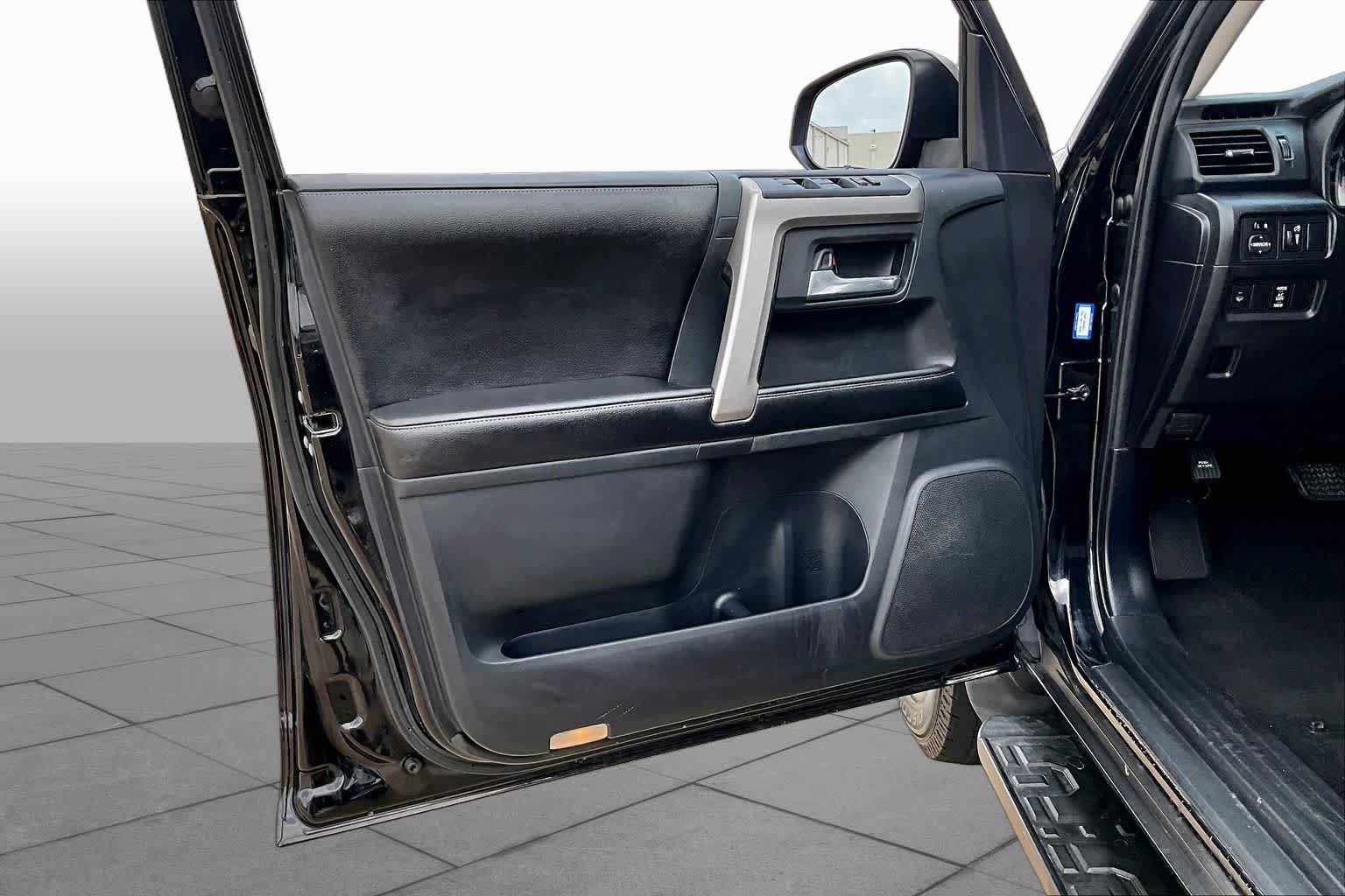 Used 2015 Toyota 4Runner SR5 RWD image 22