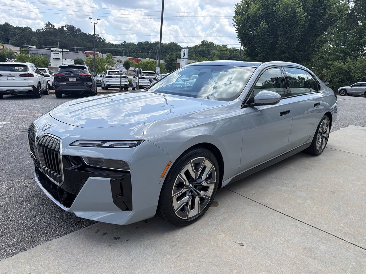 Certified 2025 BMW 740i xDrive AWD/4WD image 7