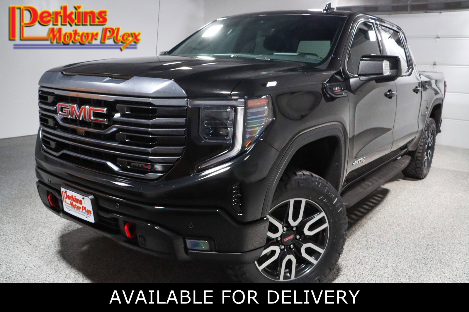 Used 2024 GMC Sierra 1500 AT4 w/ Technology Package AWD/4WD image 1