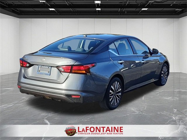Used 2024 Nissan Altima 2.5 SV image 5
