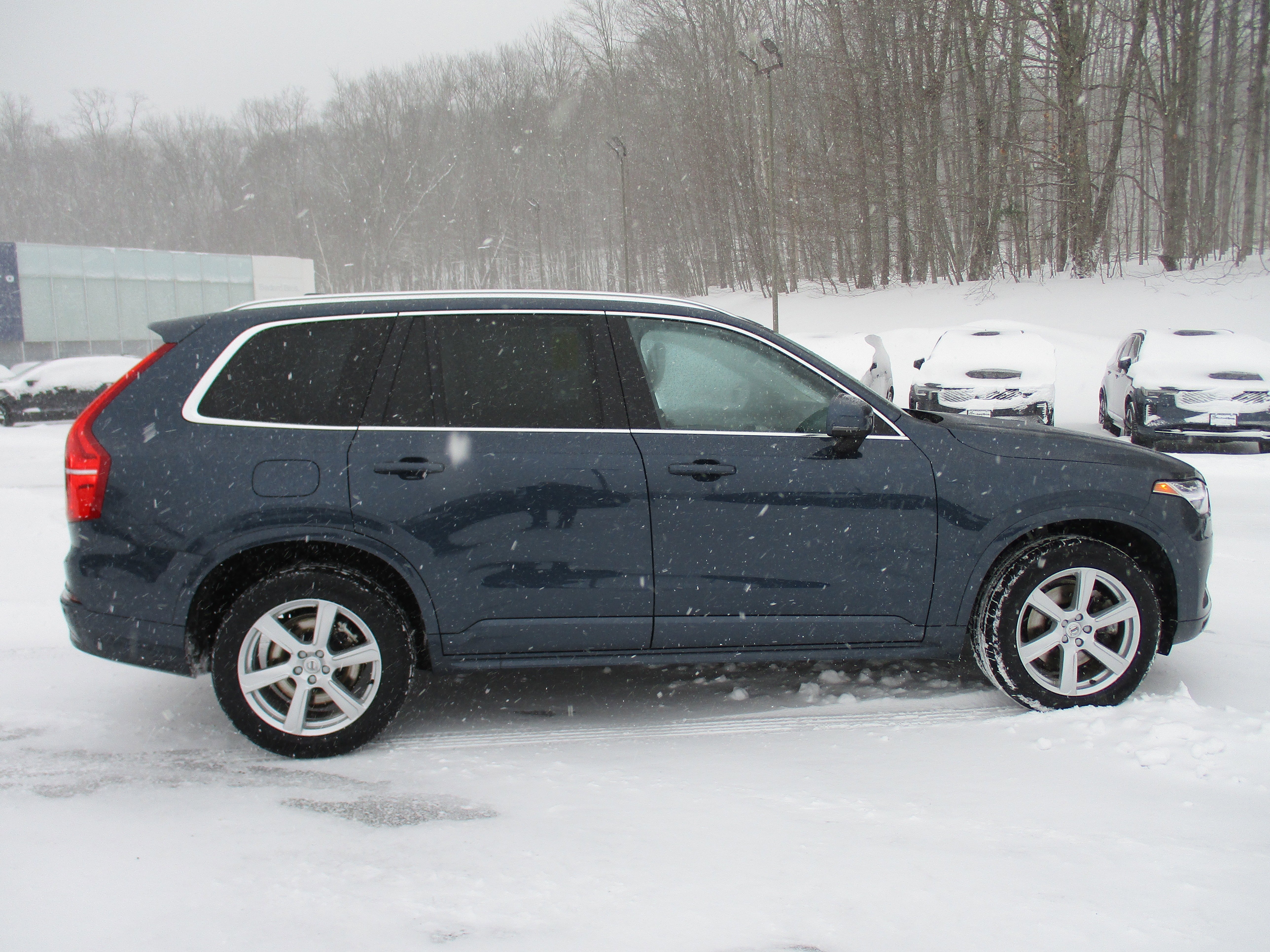 Certified 2023 Volvo XC90 B5 Core w/ Climate Package image 4