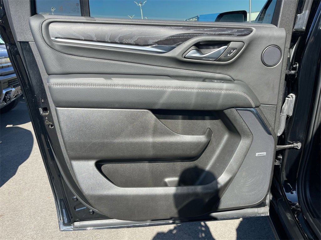 Used 2023 GMC Yukon XL Denali image 32