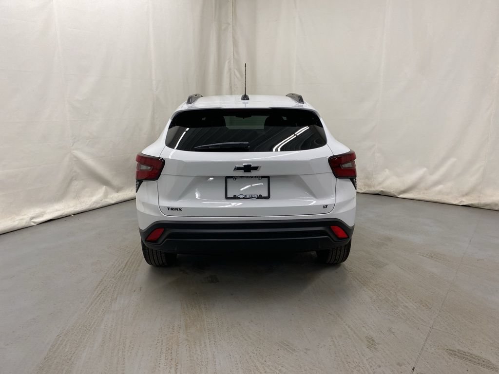 New 2026 Chevrolet Trax LT w/ Driver Confidence Package FWD image 7