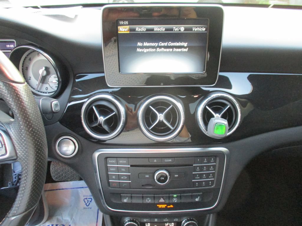 Used 2015 Mercedes-Benz CLA 250 image 15