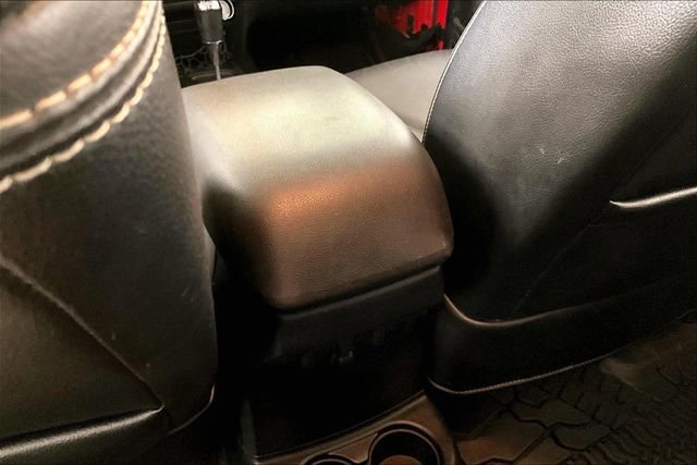 Used 2015 Jeep Wrangler Unlimited Sahara w/ Connectivity Group image 10