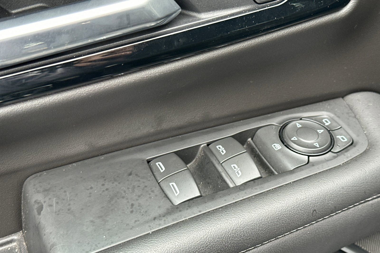 Used 2025 Chevrolet Tahoe LS image 12
