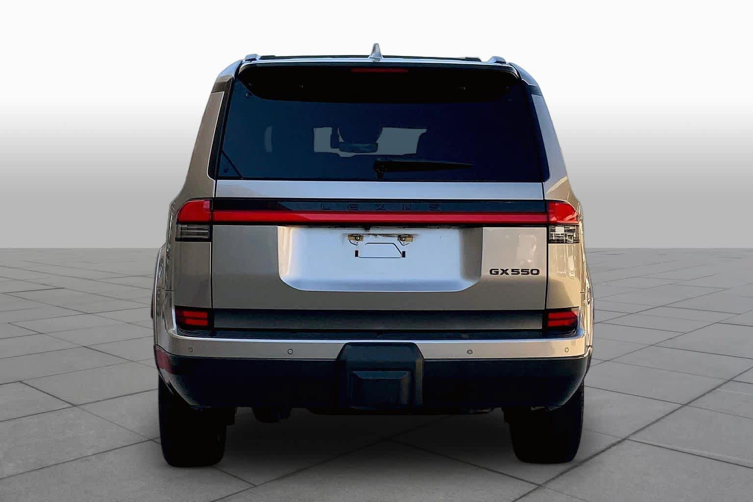 Used 2025 Lexus GX 550 w/ Accessory Package (2T) AWD/4WD image 5