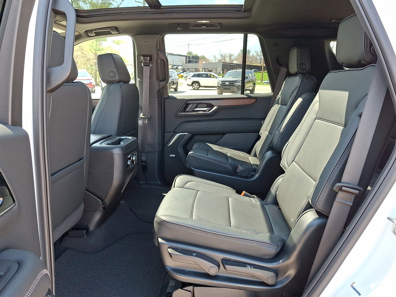 Certified 2025 GMC Yukon Denali w/ Sun & Power Step Package image 20