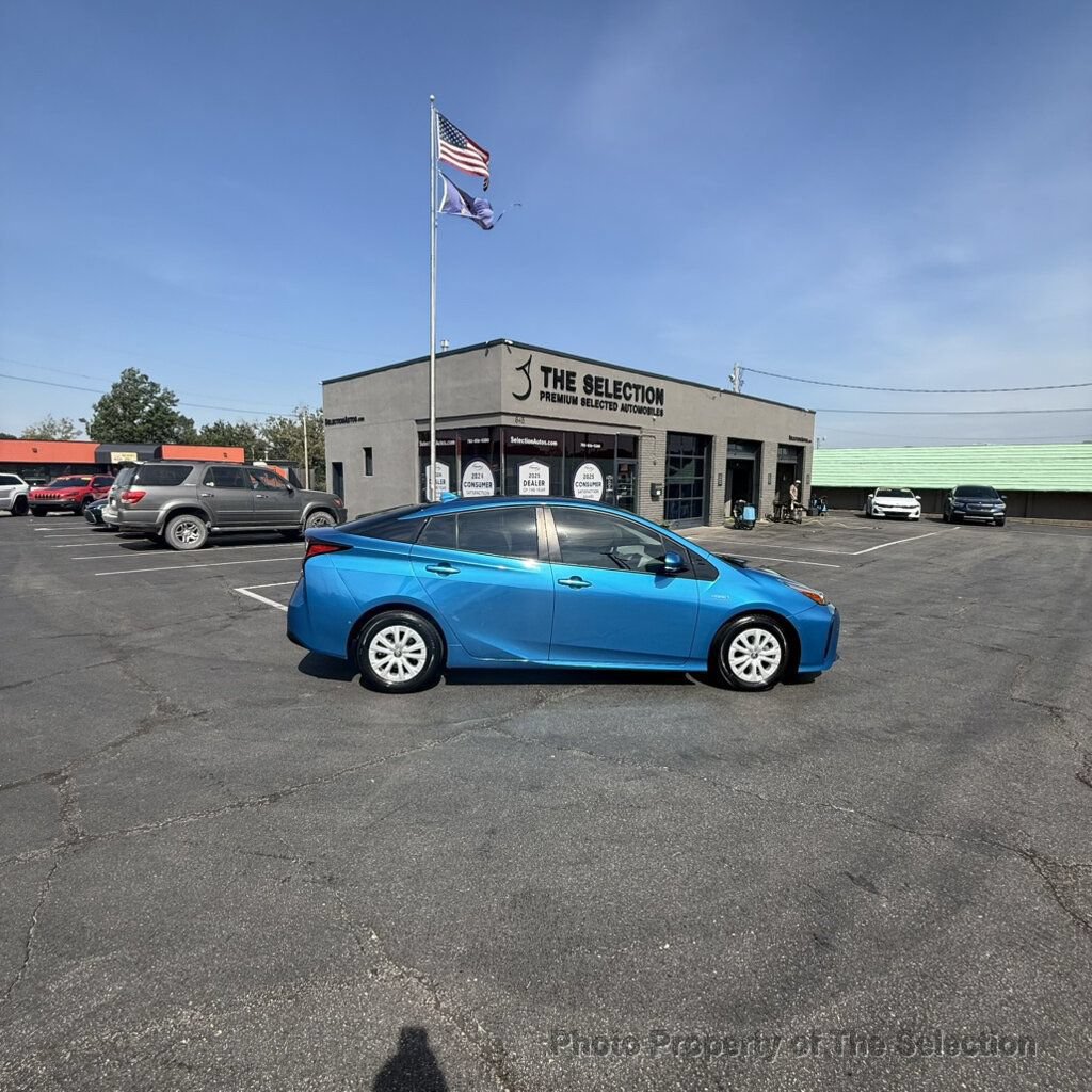 Used 2019 Toyota Prius LE FWD image 19
