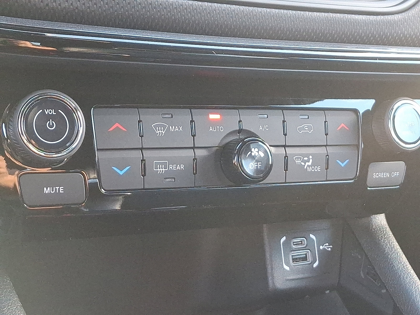 New 2026 Jeep Compass Limited image 12