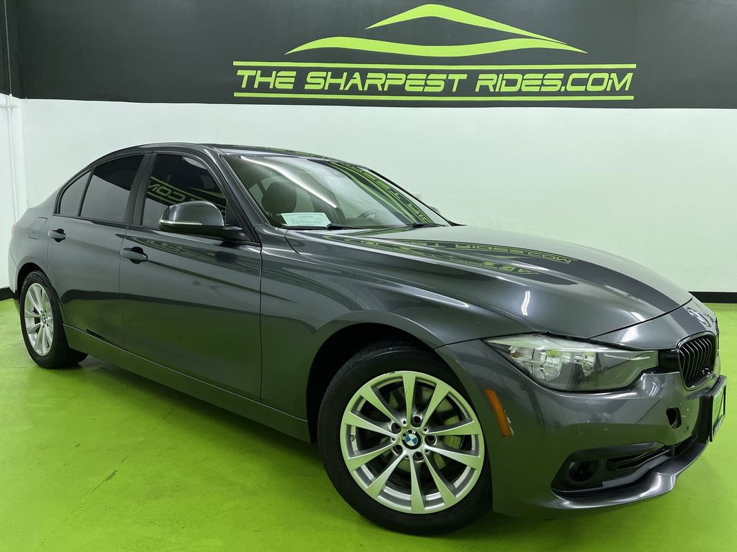 Used 2017 BMW 320i Sedan RWD image 1