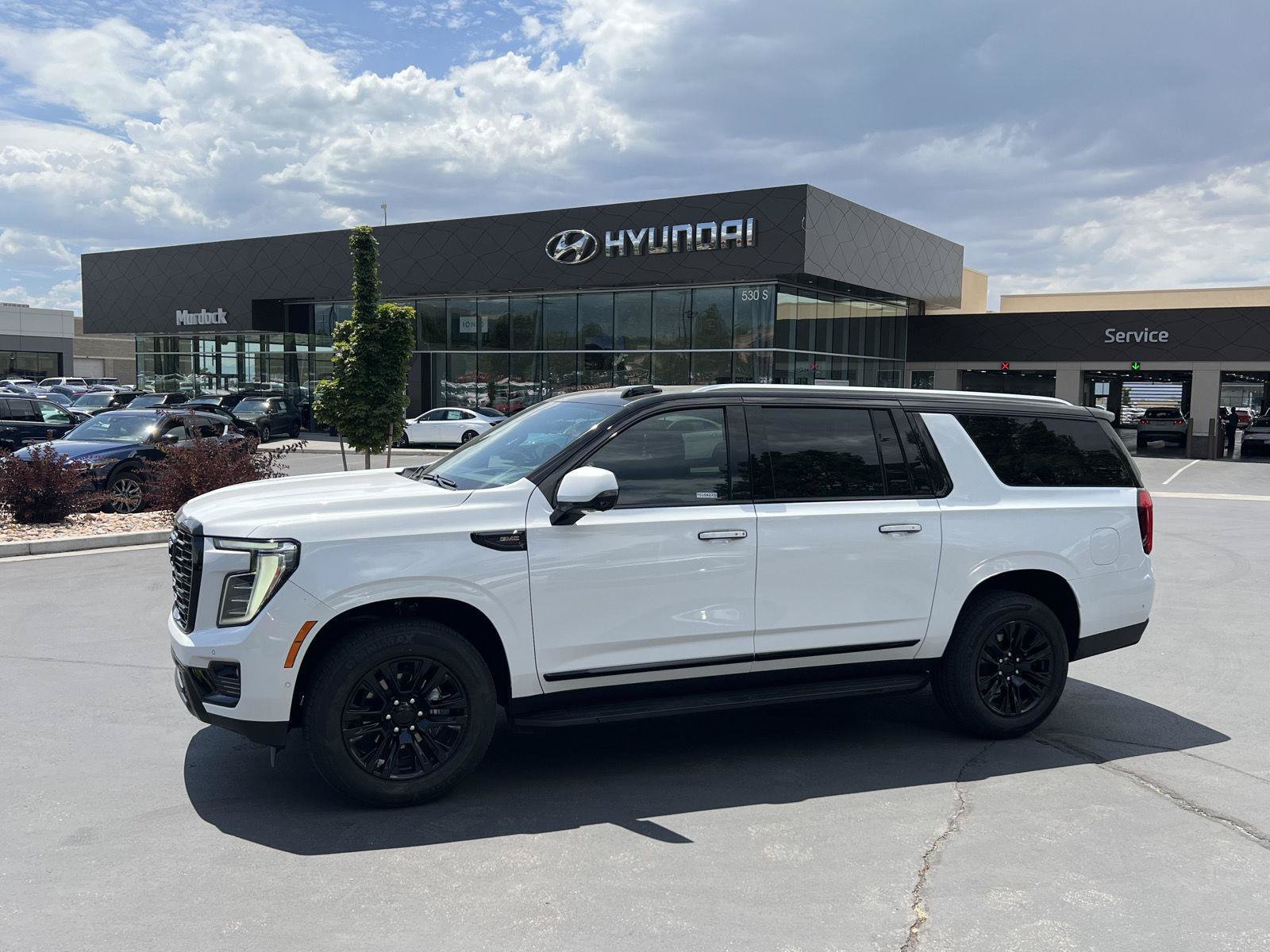 Used 2025 GMC Yukon XL Denali AWD/4WD image 1