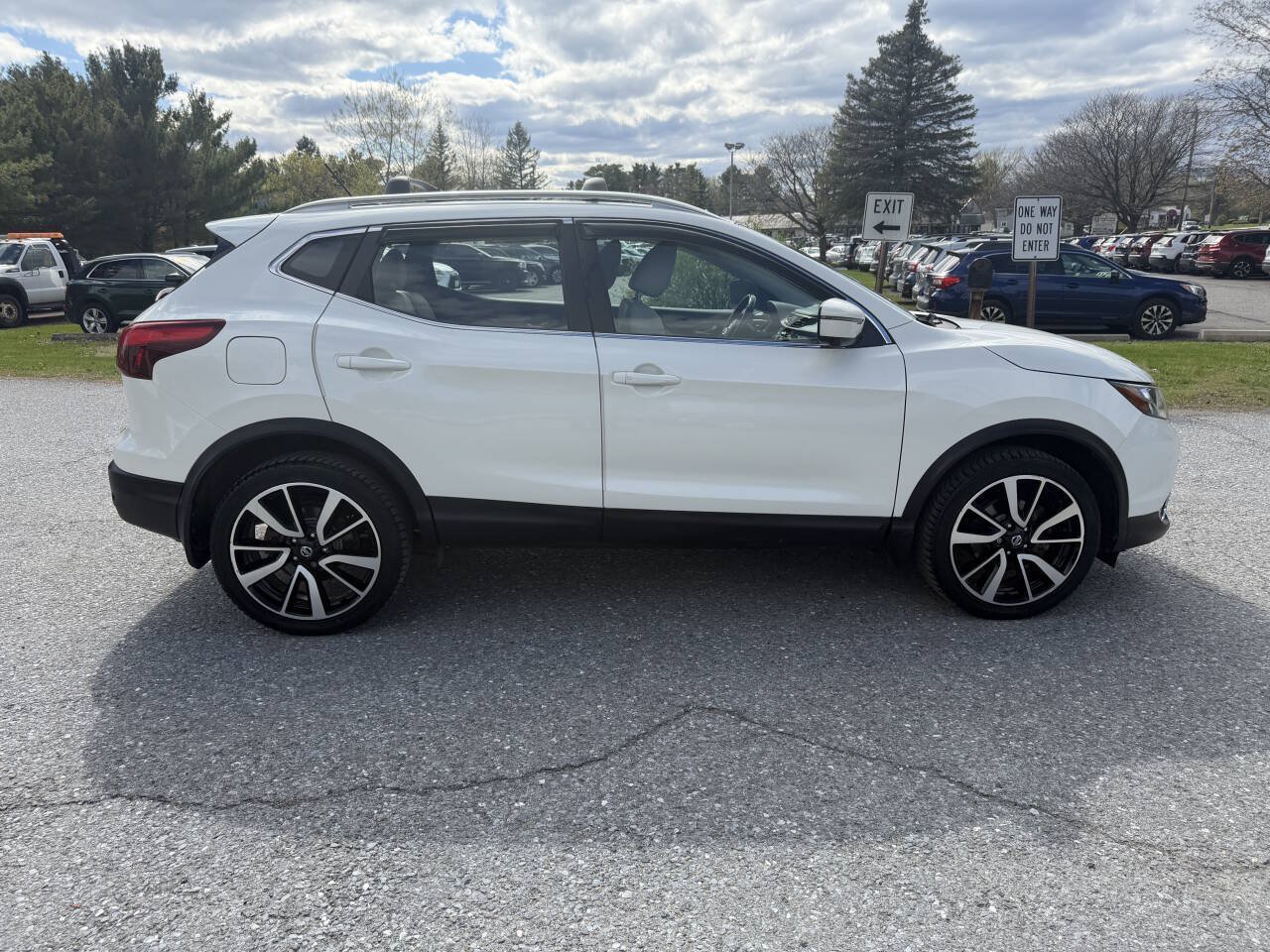 Used 2019 Nissan Rogue Sport SL AWD/4WD image 6