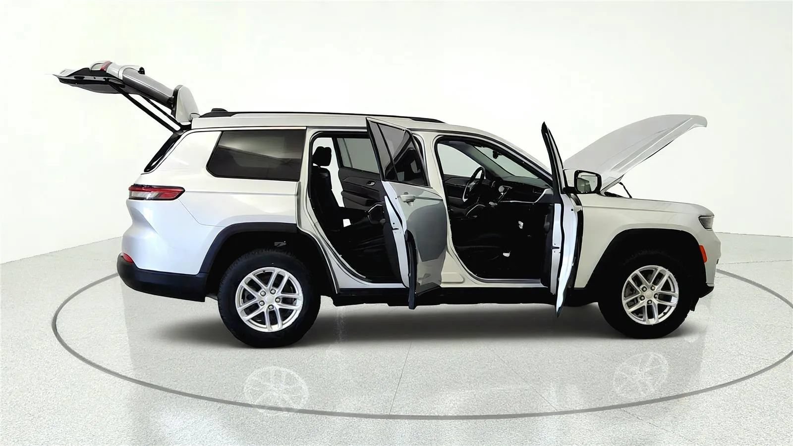 Used 2022 Jeep Grand Cherokee L Laredo w/ Luxury Tech Group I AWD/4WD image 12