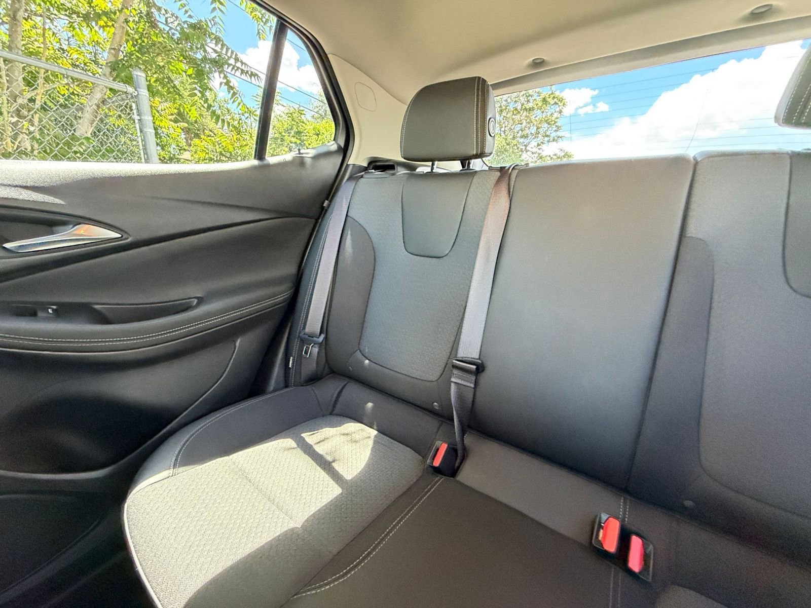 Used 2025 Buick Encore GX Preferred AWD/4WD image 37
