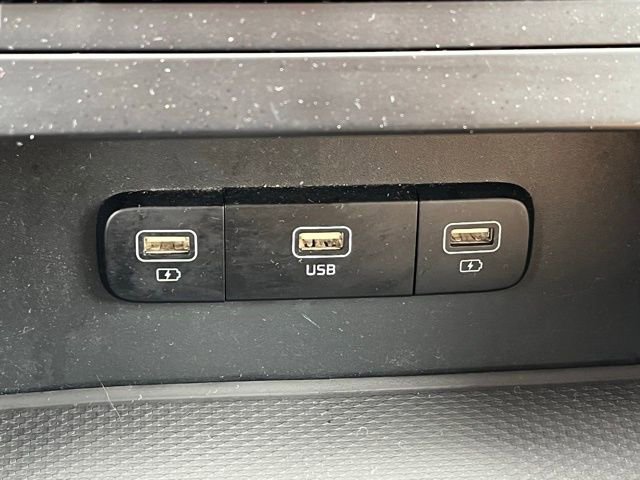 Certified 2023 Kia Carnival LX image 25