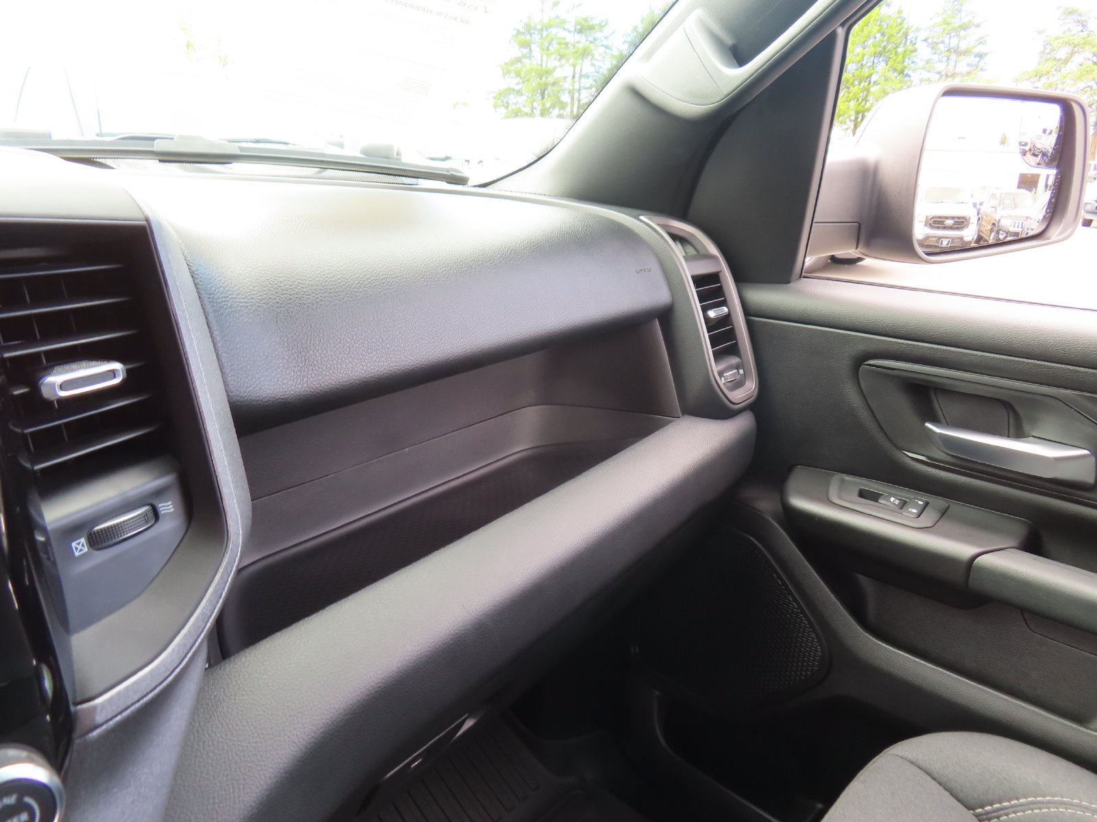 Used 2025 RAM 1500 Tradesman w/ Night Edition AWD/4WD image 24