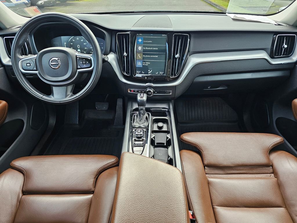 Used 2019 Volvo XC60 T5 Momentum w/ Protection Package Premier image 9