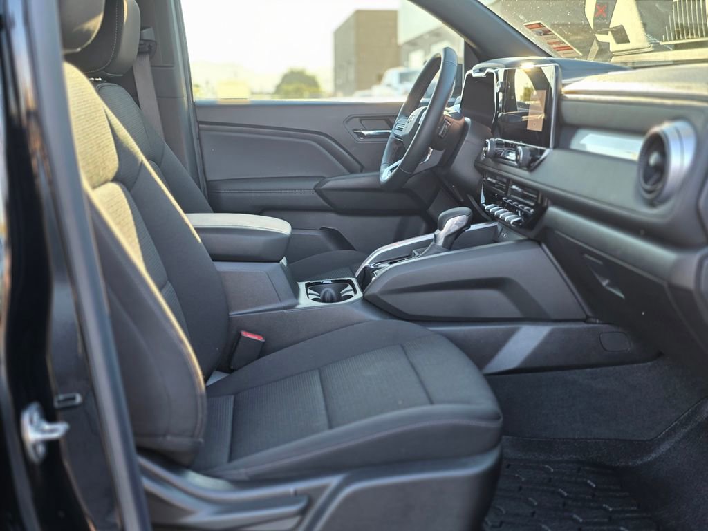 Used 2025 Chevrolet Colorado LT w/ Advanced Trailering Package image 9
