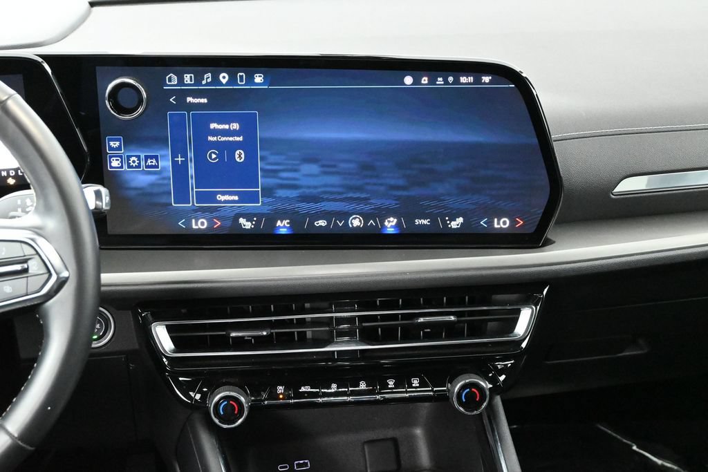 Used 2025 Chevrolet Traverse LT AWD/4WD image 15