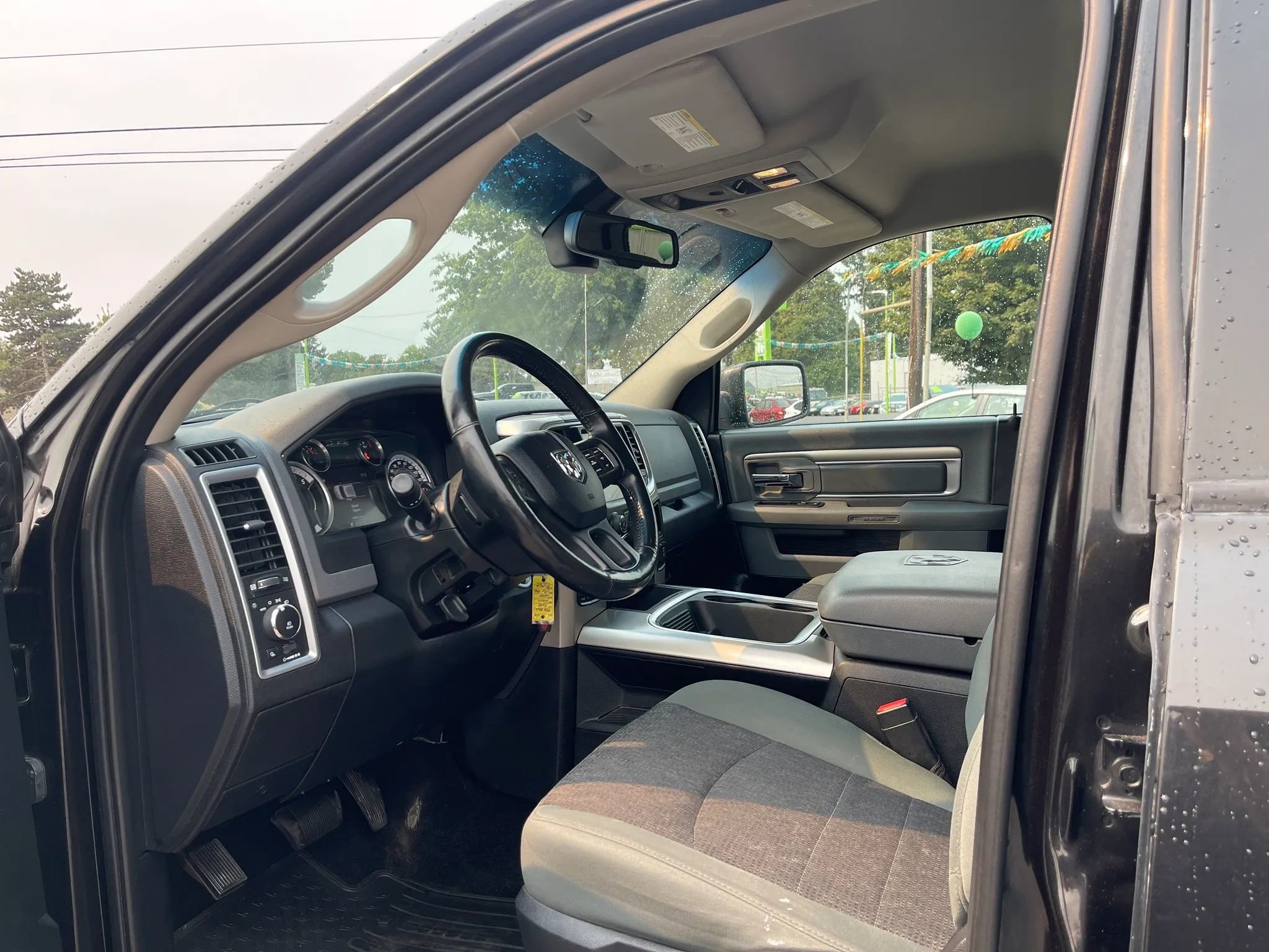 Used 2015 RAM 1500 Classic SLT w/ SLT Plus D←cor Group AWD/4WD image 7
