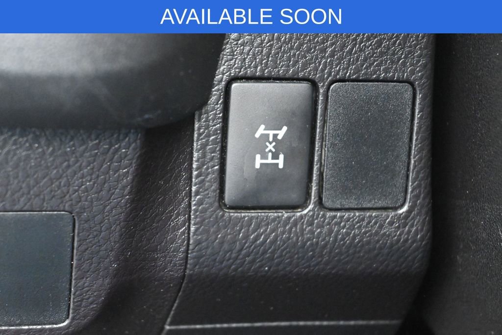 Used 2017 Toyota RAV4 LE w/ Carpet Mat Package AWD/4WD image 13