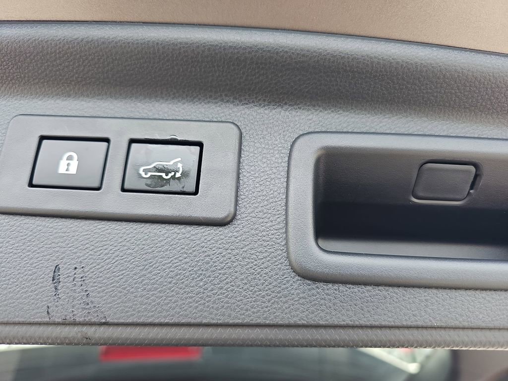 Used 2024 Subaru Forester Limited image 17