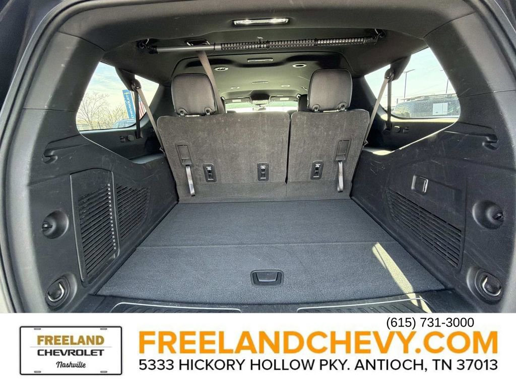 Used 2025 Chevrolet Suburban LS image 14