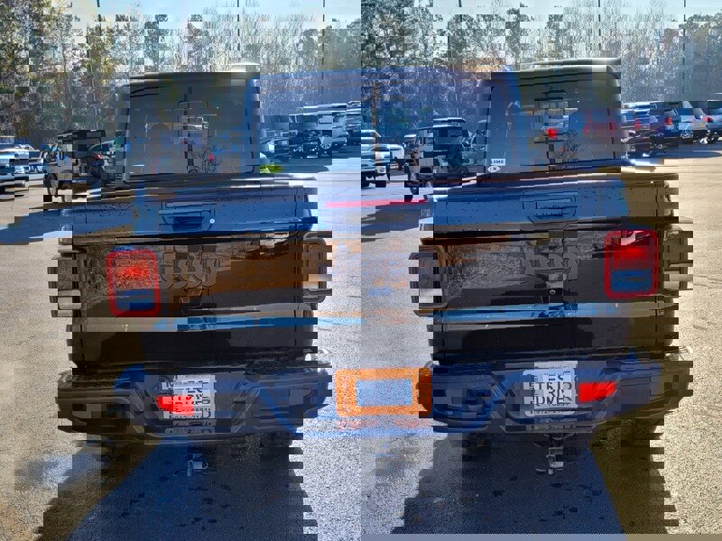 Used 2022 Jeep Gladiator Sport image 9