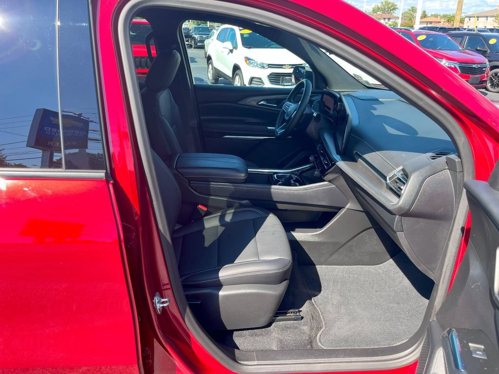 Certified 2025 Chevrolet Traverse LT image 19