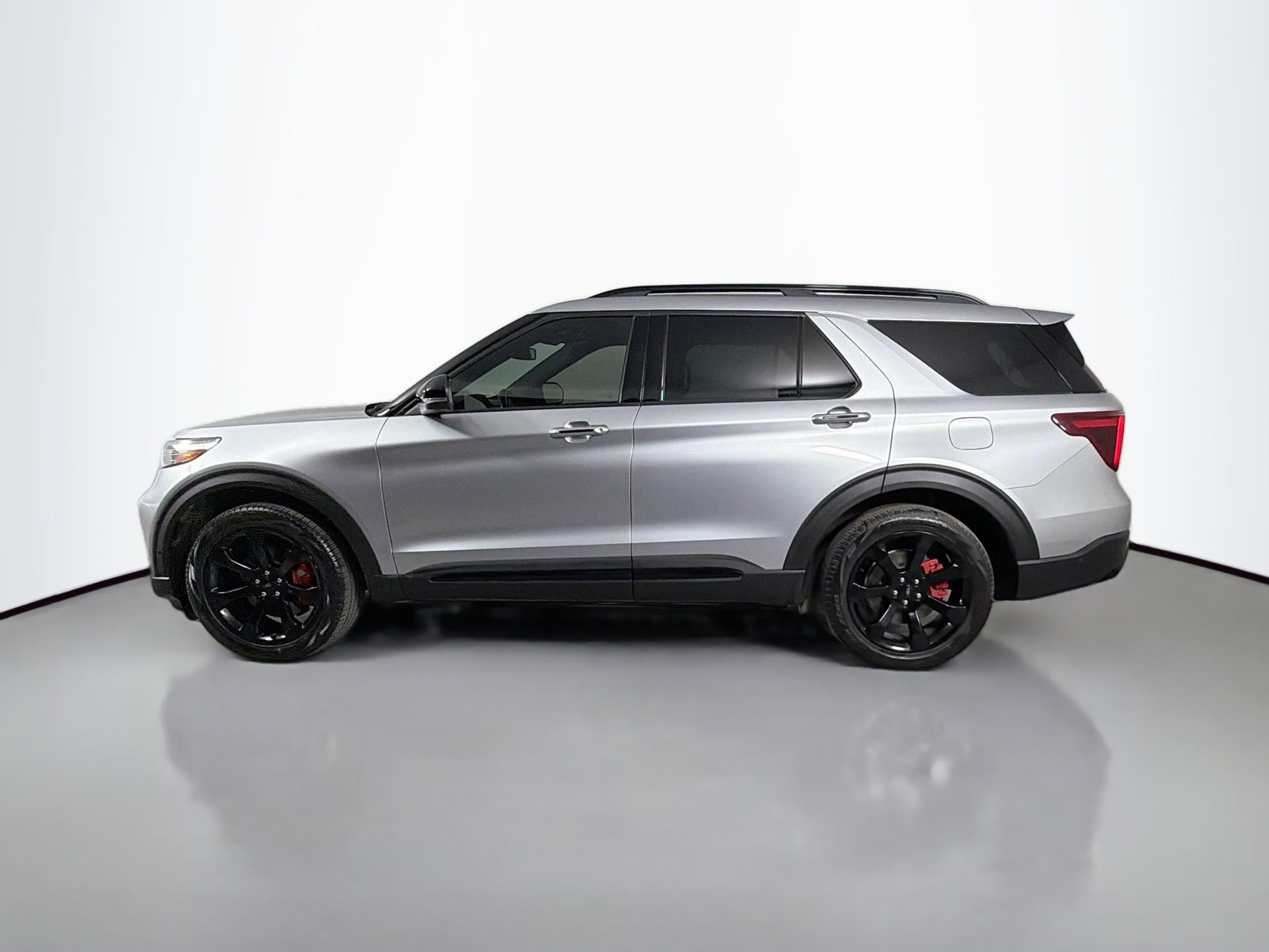 Used 2020 Ford Explorer ST w/ ST Street Pack image 9