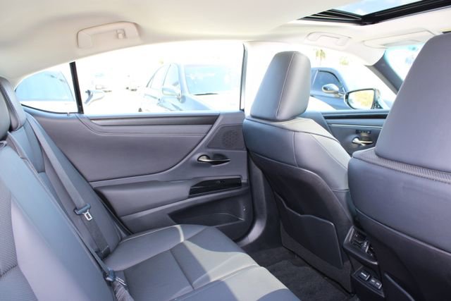 Certified 2023 Lexus ES 350 w/ Premium Package FWD image 7