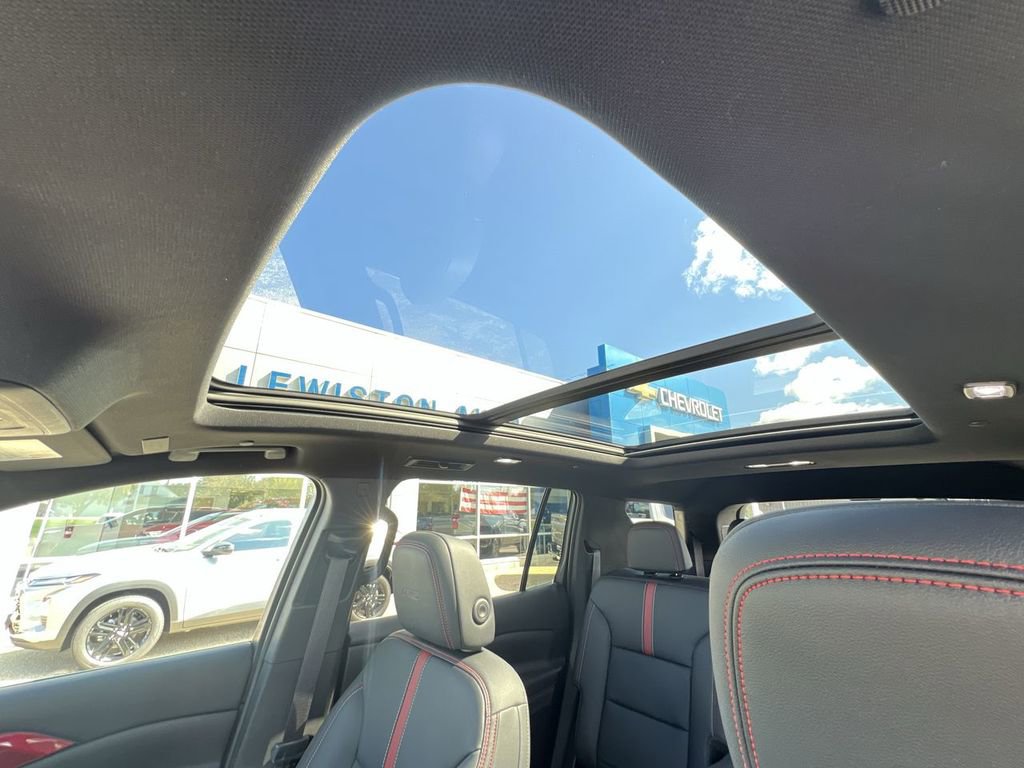 Certified 2024 Chevrolet Traverse RS w/ LPO, Floor Liner Package image 19