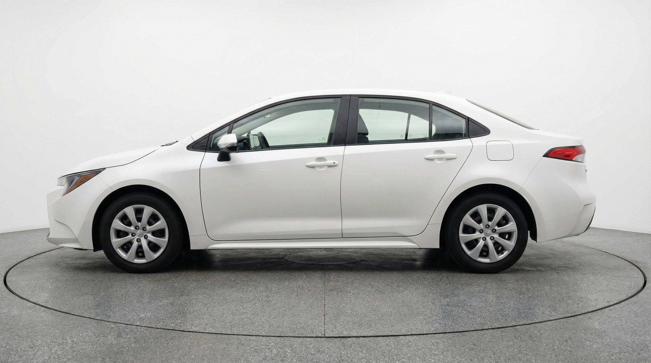 Used 2025 Toyota Corolla LE image 5