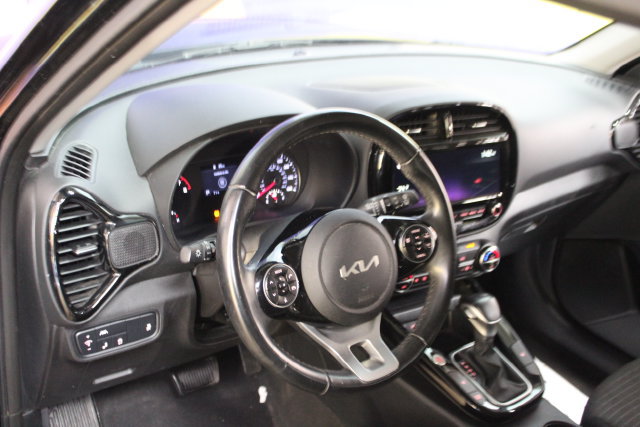 Used 2022 Kia Soul EX FWD image 14