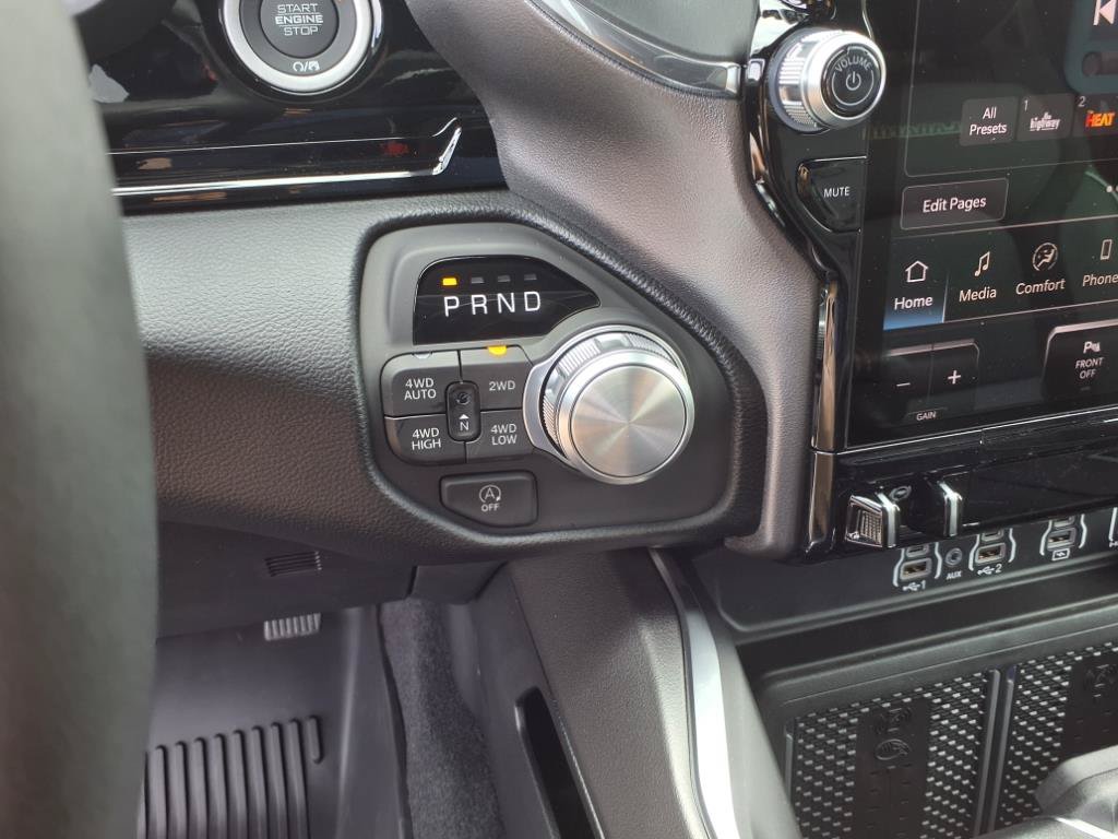 Used 2025 RAM 1500 Laramie AWD/4WD image 14