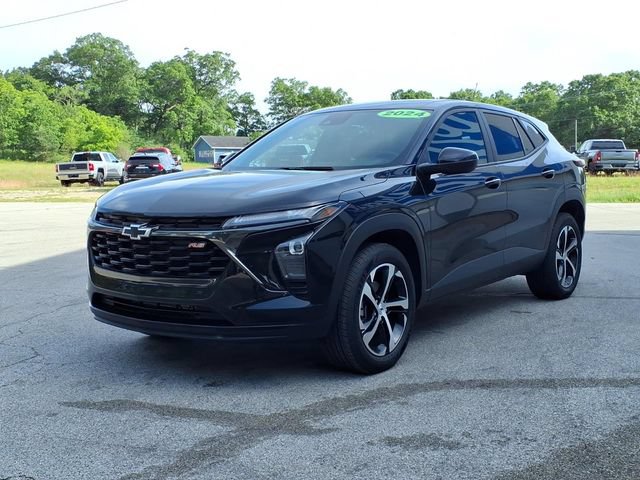 Used 2024 Chevrolet Trax RS w/ Sunroof Package FWD image 3