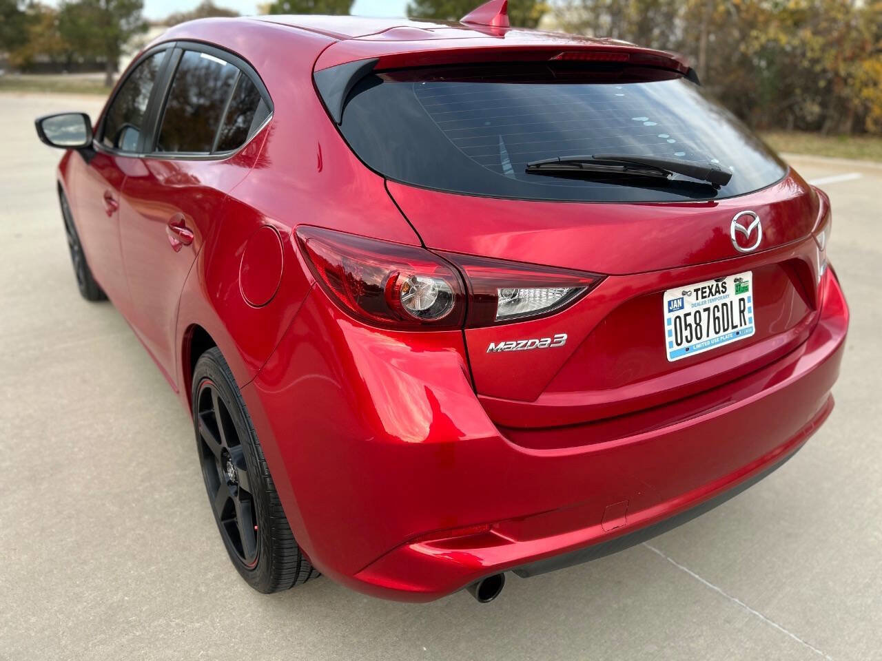 Used 2017 MAZDA MAZDA3 Grand Touring image 8