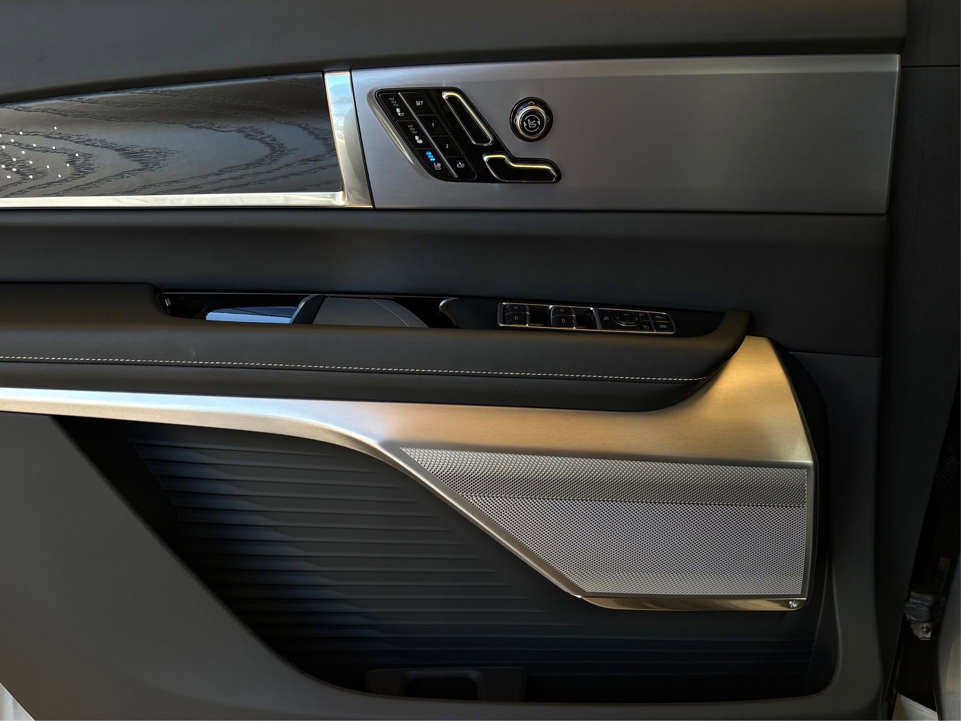 New 2026 Cadillac Vistiq Platinum image 21