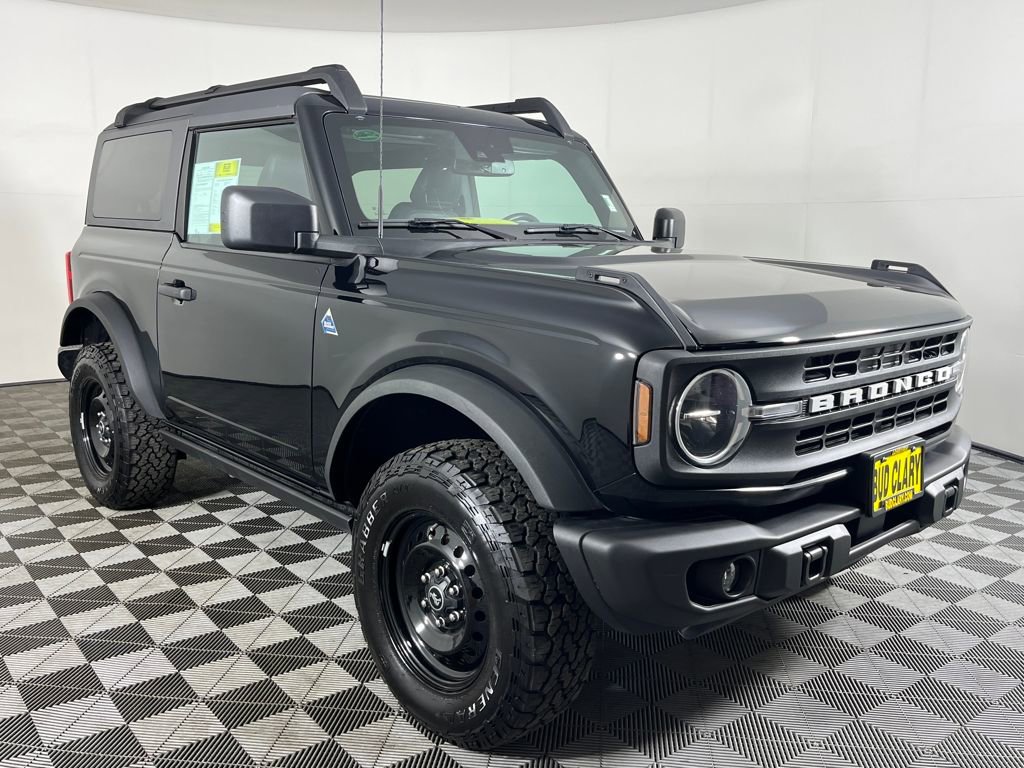 Used 2022 Ford Bronco Black Diamond image 3