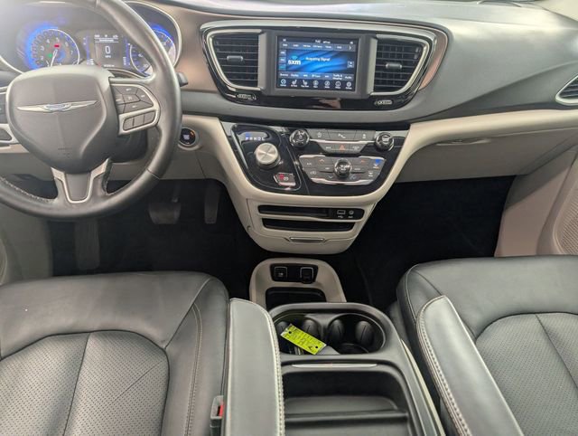 Used 2019 Chrysler Pacifica Touring-L image 23