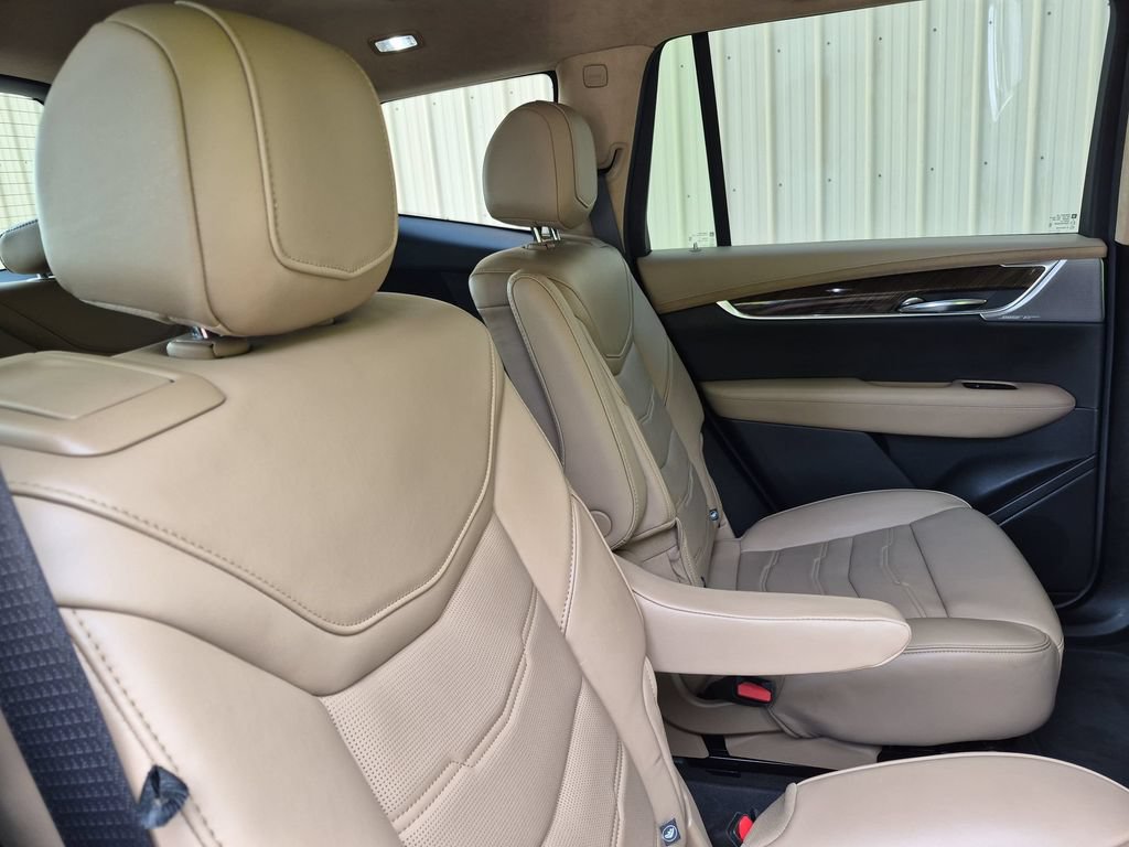 Used 2020 Cadillac XT6 Premium Luxury w/ Platinum Package FWD image 31