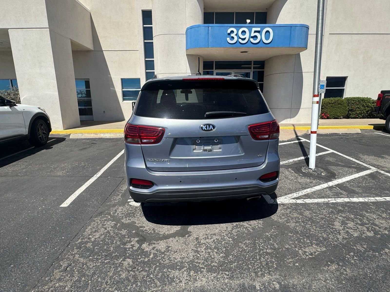 Used 2019 Kia Sorento S image 6