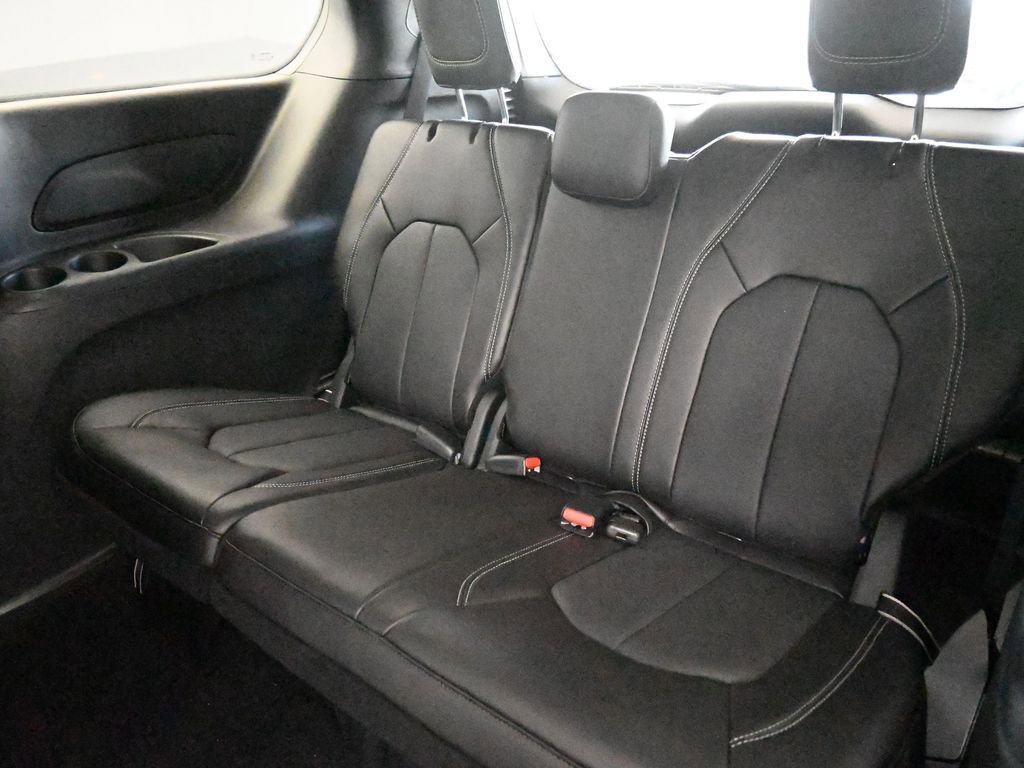 New 2026 Chrysler Voyager LX image 12
