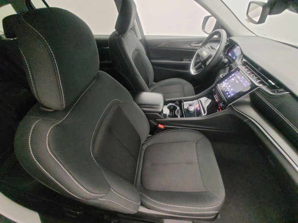 Used 2023 Jeep Grand Cherokee L Laredo image 21