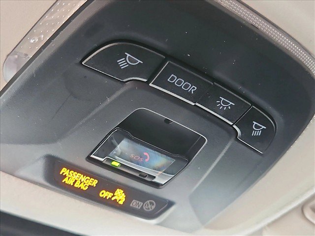Used 2025 Toyota Corolla LE FWD image 20