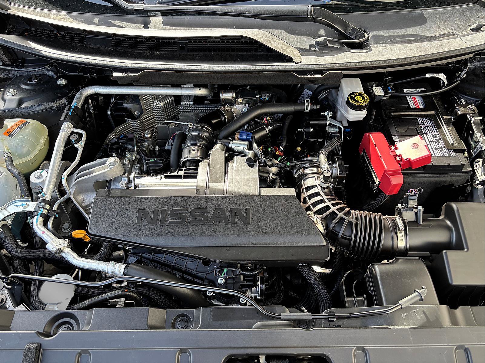 Used 2024 Nissan Rogue S AWD/4WD image 9