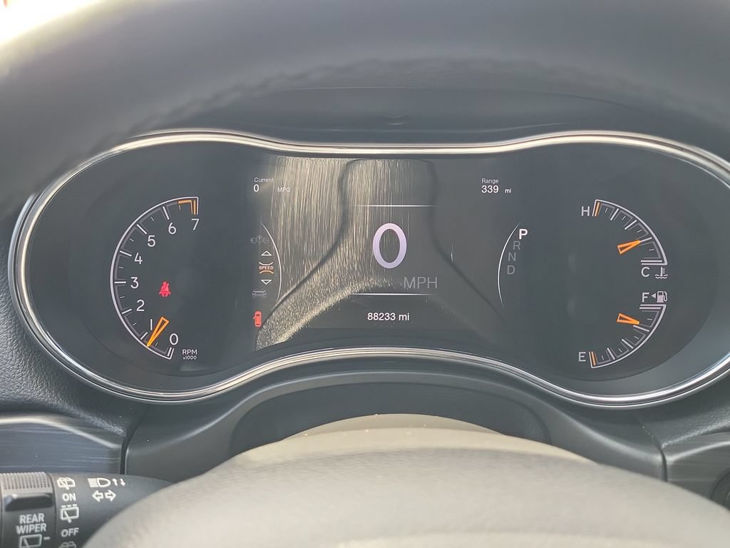 Used 2019 Jeep Grand Cherokee Altitude RWD image 12