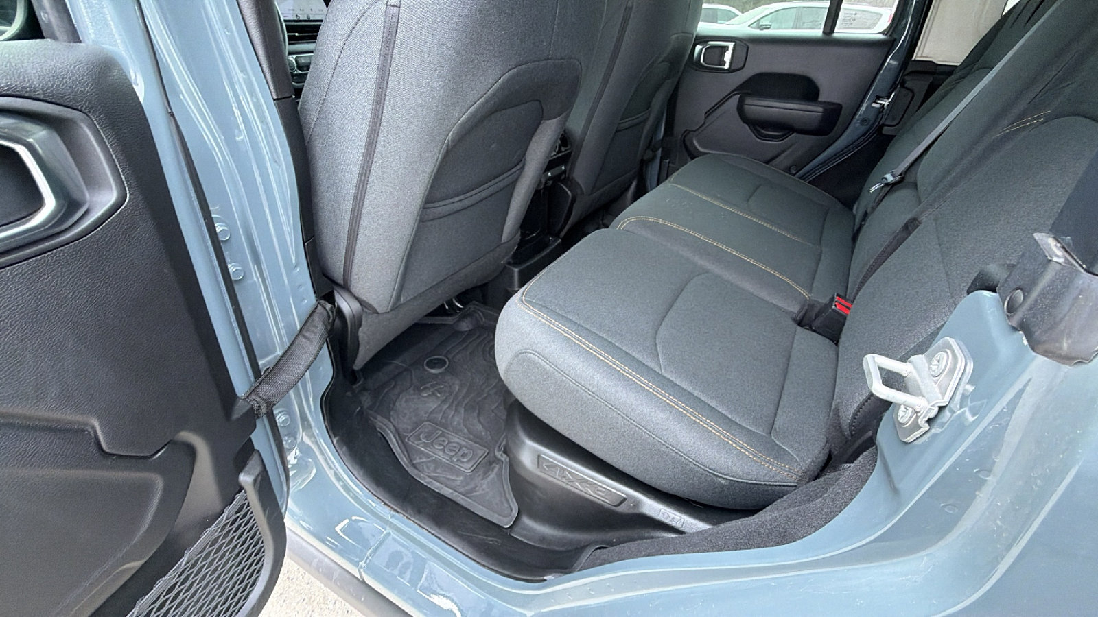 Used 2025 Jeep Wrangler Willys image 23