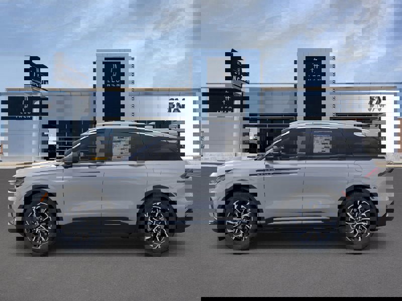 New 2026 Lincoln Nautilus Premier image 3